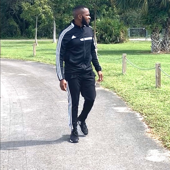 Meet your Posher, Procurer - Picture 2 of 8